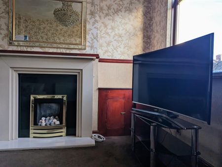 2 Beds - Terraced House - - Photo 4