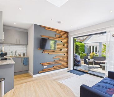4 bedroom detached house to rent - Photo 1