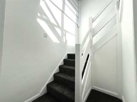 2 bedroom maisonette to rent - Photo 3