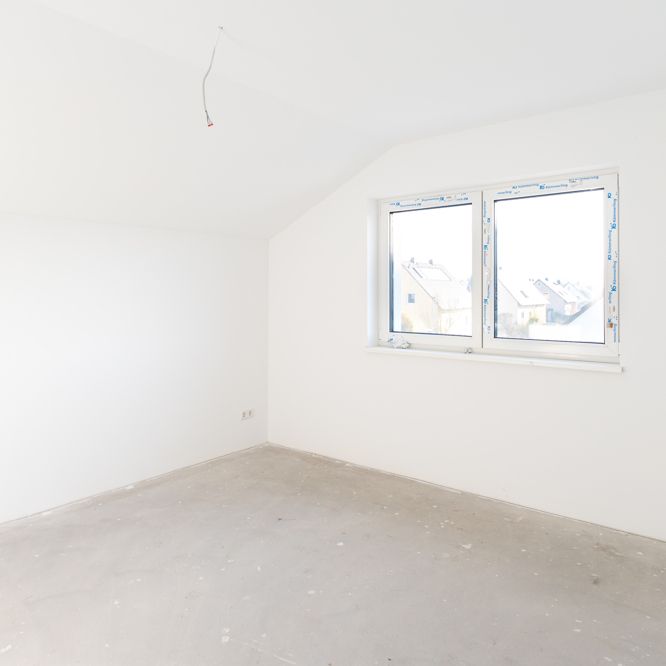 Ideal für Familien: Energieeffiziente 4-Zimmer-Wohnung mit ca. 136 m² in Postbauer-Heng - Foto 1