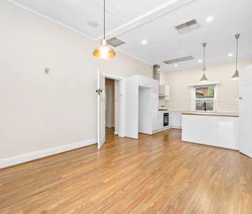 Character & Convenience in the Heart of Kingswood - Photo 4