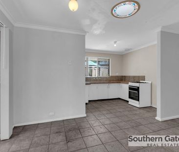 3x1 HOME IN CONVENIENT LOCATION - Photo 4