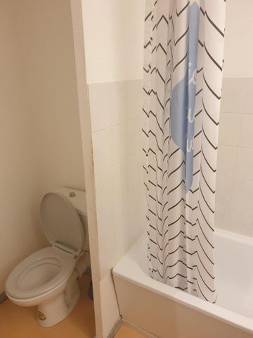 Location Appartement 1 pièce 26m² POITIERS 86000 - Photo 2