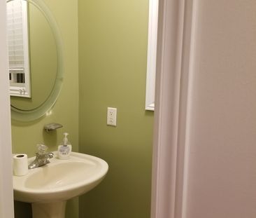 For Lease - 38 Lang Drive, Barrie, Ontario - Photo 2