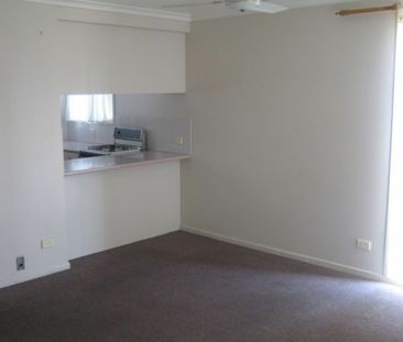 4/4 Garget Street, TOOWOOMBA CITY - Photo 3