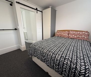 Wellington Street, Cardiff - Photo 1