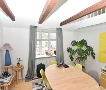 Eksklusiv taglejlighed med loft til kip i hjertet af Aalborg - Foto 4