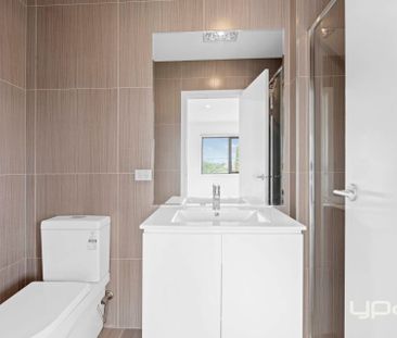 Stylish 2-Bedroom Home with Ensuites & Tranquil Backyard - Prime Ma... - Photo 5
