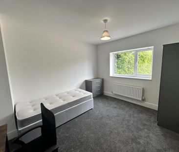 3 bedroom semi-detached house to rent - Photo 4