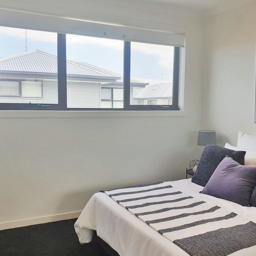 76 Stanley Rd, Keysborough VIC 3173 - Townhouse For Rent | Domain - Photo 1