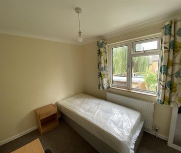 4 bedroom terraced house to rent - Photo 4