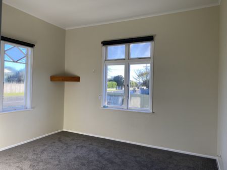 16 Disraeli Street, Hawera - Photo 4