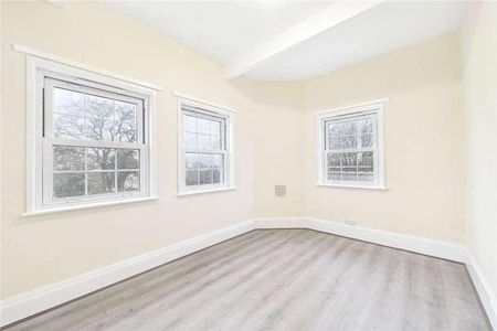 Newbury House, Andover Road, Newbury, Berkshire, RG14 - Photo 2