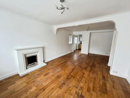 3 bedroom semi-detached house to rent - Photo 4