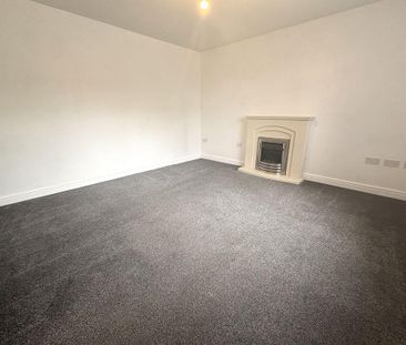 3 bedroom end of terrace house to rent - Photo 2