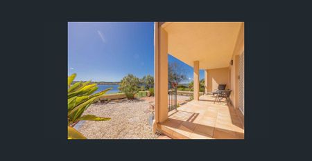 Stylish 3-Bedroom Townhouse in Premier Waterfront Setting - Photo 5