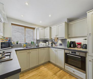 3 bedroom end of terrace house to rent - Photo 3