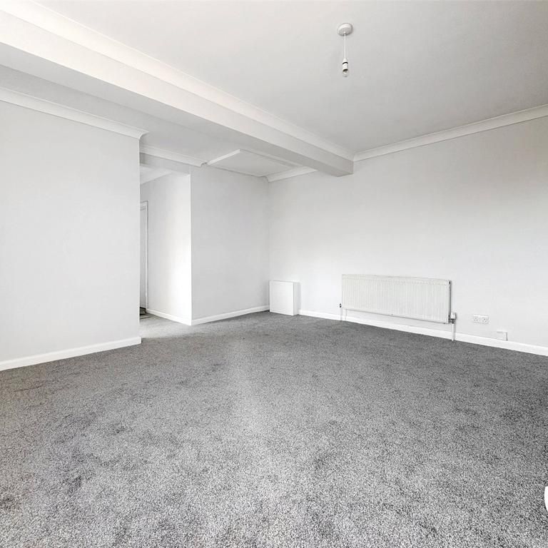 3 bedroom flat to rent - Photo 1