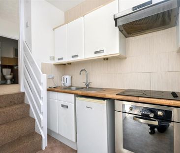 Studio to rent - Photo 5