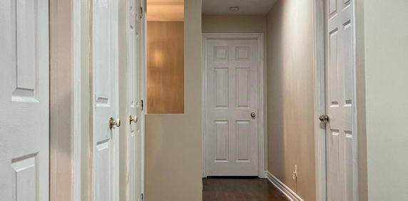 Superbe Chambre à Louer Dans Un 5 1/2 - Photo 2