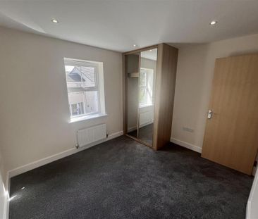 3 bedroom end of terrace house to rent - Photo 4
