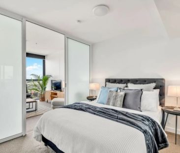 GREAT LOCATION WITH STYLISH, MODERN, AND FURNISHED APARTMENT WITH E... - Photo 4