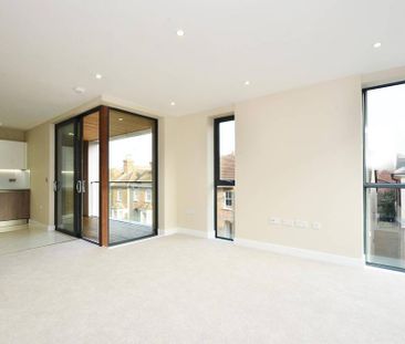 2 bedroom flat to rent - Photo 2
