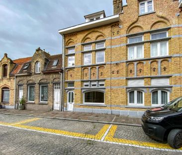 Ruime woning met GARAGE te Nieuwpoort-Stad, gelegen vlakbij het mar... - Photo 1