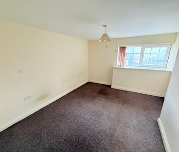 Sherborne Road, Yeovil, Somerset - Photo 3