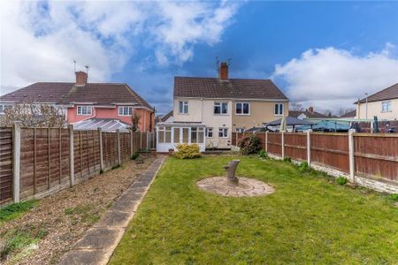 3 bedroom semi-detached house to rent - Photo 2