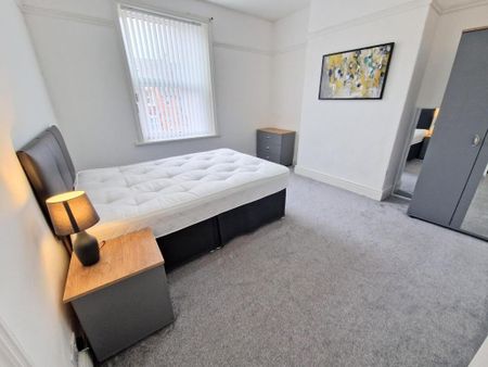 1 bedroom in a house share to rent - Photo 3