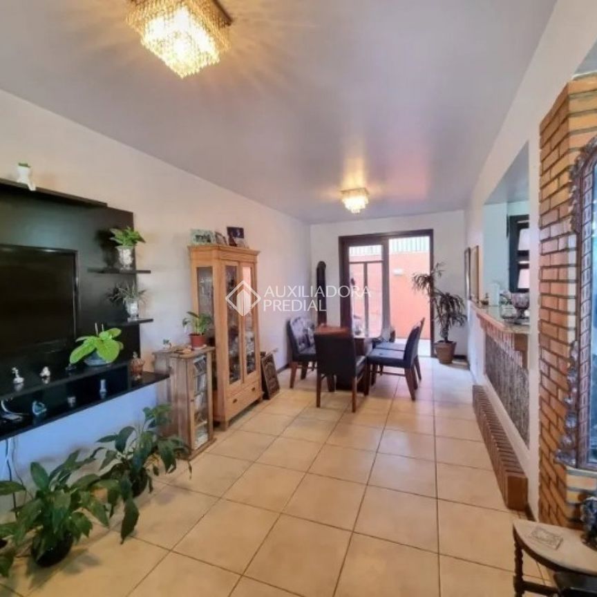 Casa em Condomínio com 3 quartos e 127m² para alugar em Ipanema, Porto Alegre. - Photo 1
