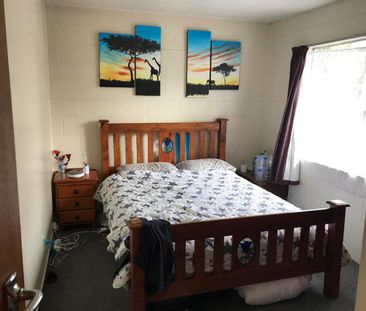 Tidy One Bedroom Unit with Central Location - Photo 2