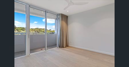 Beachside Elegance - Luxury 3 Bedroom Apartment with Sought After Northwest Aspect in Prime Coastal Location - Photo 3