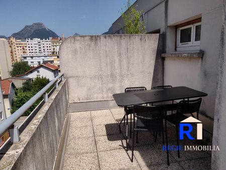 Location Appartement 1 pièce 29m² GRENOBLE 38100 - Photo 2