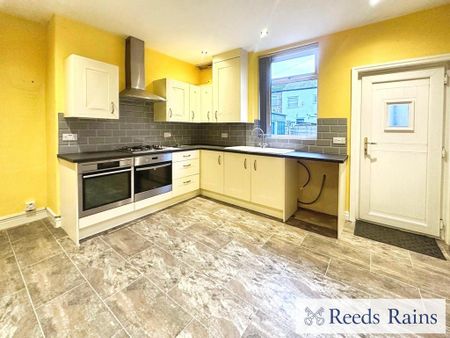 2 bedroom terraced house to rent - Photo 4