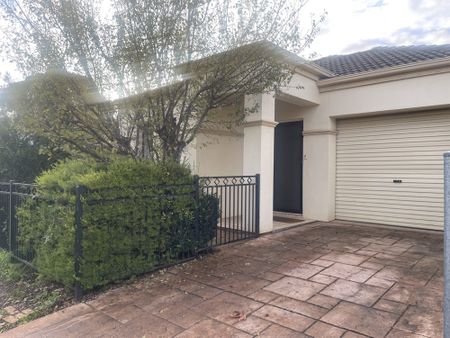 4-bedroom shared house / townhouse, Henley Beach Rd - Photo 3