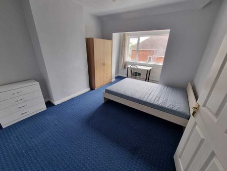 3 Bed Student Accommodation - Photo 5