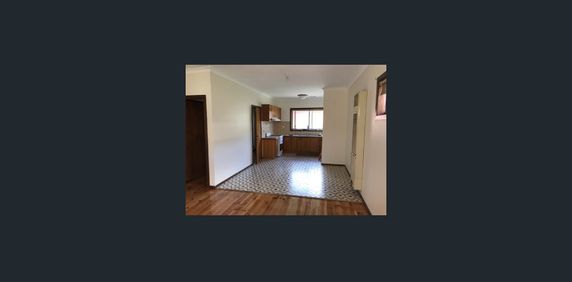 LOCATION LOCATION LOCATION WALKING DISTANCE TO COBURG STATION AND 5 MINS TO SYDNEY RD SHOPPING HUB. - Photo 2