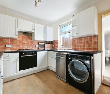 2 bedroom mid terraced house to rent, - Photo 6