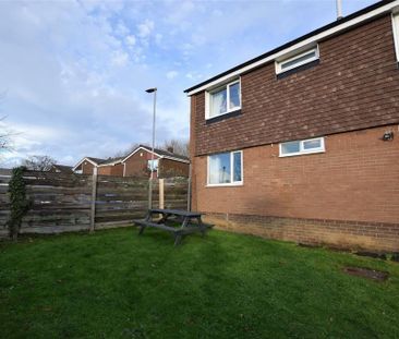 2 bedroom ground floor flat to rent - Photo 1