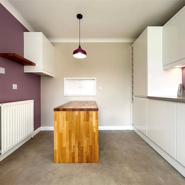 4 bedroom detached house to rent - Photo 1