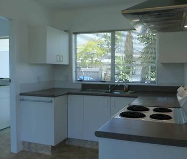 Charming Three-Bedroom Home in Paraparaumu Beach - Photo 1