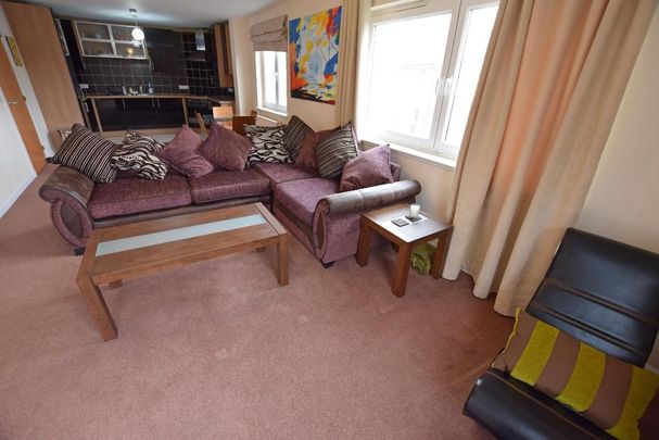 2 bedroom flat to rent - Photo 1