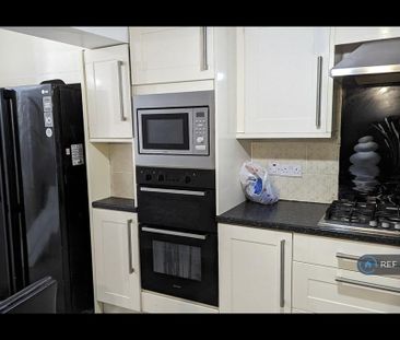 1 bedroom in a house share to rent - Photo 4