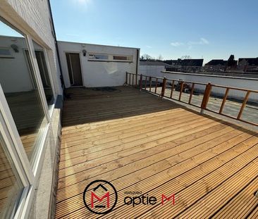 Gerenoveerd ruim appartement met terras en 2 slpks - Foto 1