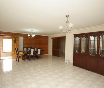 THREE BEDROOMS HOUSE IN CENTRAL SPRINGVALE - Photo 6