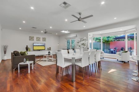 Stone fronted four bedroom family residence with dual access - Photo 2