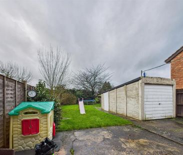 3 bedroom semi-detached house to rent - Photo 3