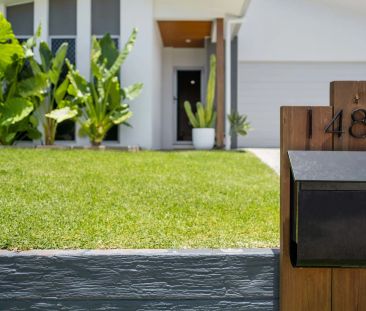 Modern family living in Peregian Breeze - Photo 3